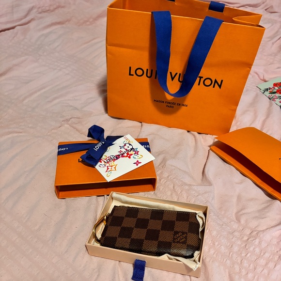 Louis Vuitton Key pouch - Picture 1 of 2